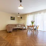 Kamieniec 7 *