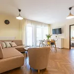 Kamieniec 7 *