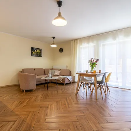 Kamieniec 7 *
